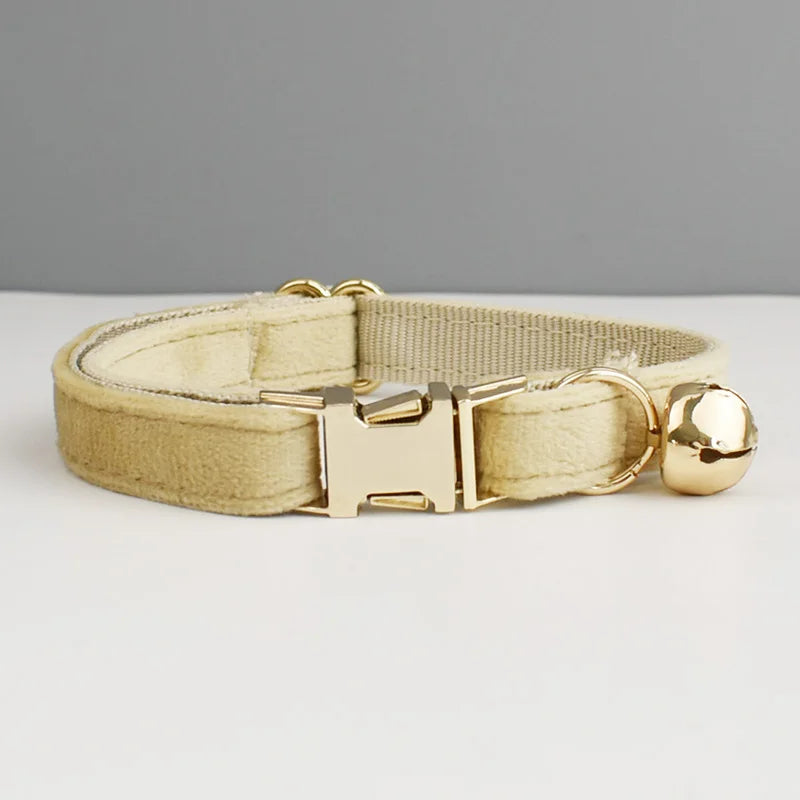 velvet halsband kat hond belletje strikje beige