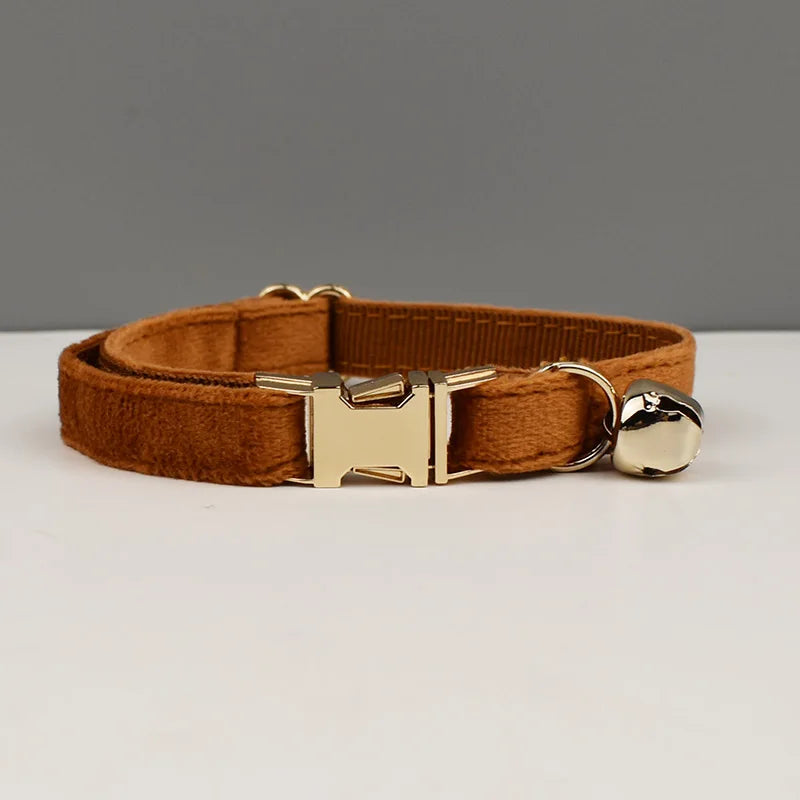 velvet halsband kat hond belletje strikje cognac